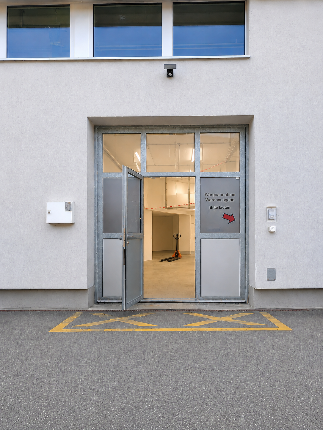 514m² storage room