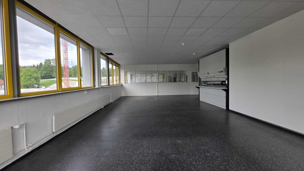 705m² commerciale