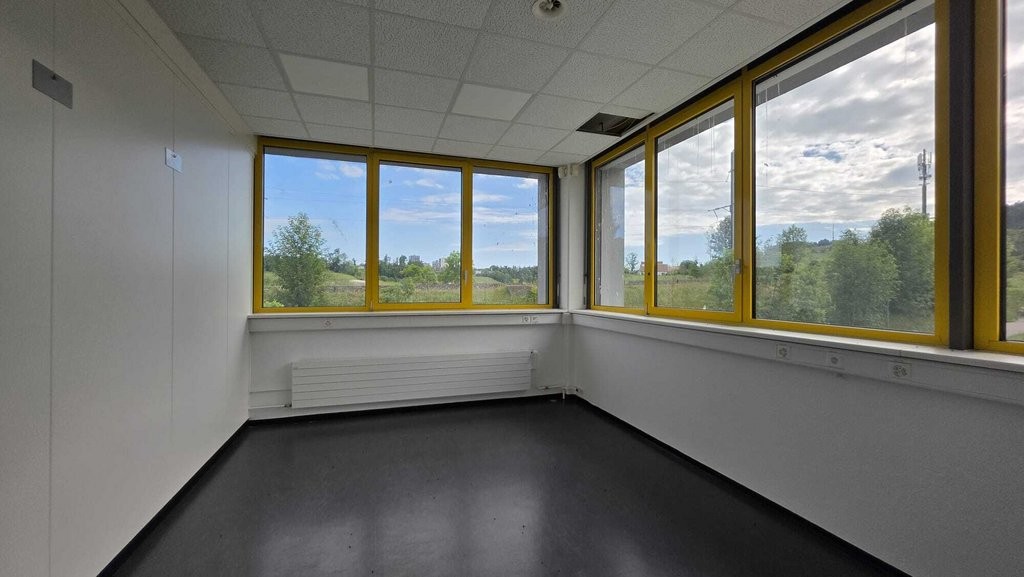 705m² commerciale
