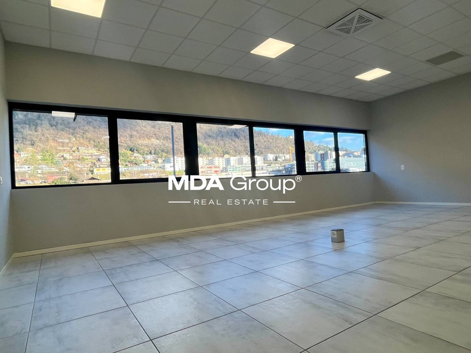315m² office