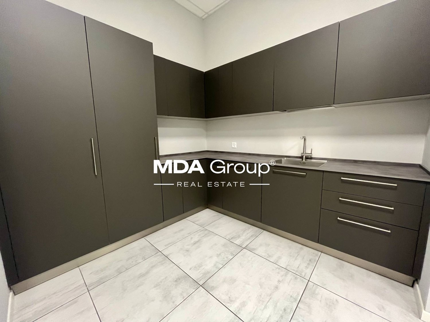 315m² office