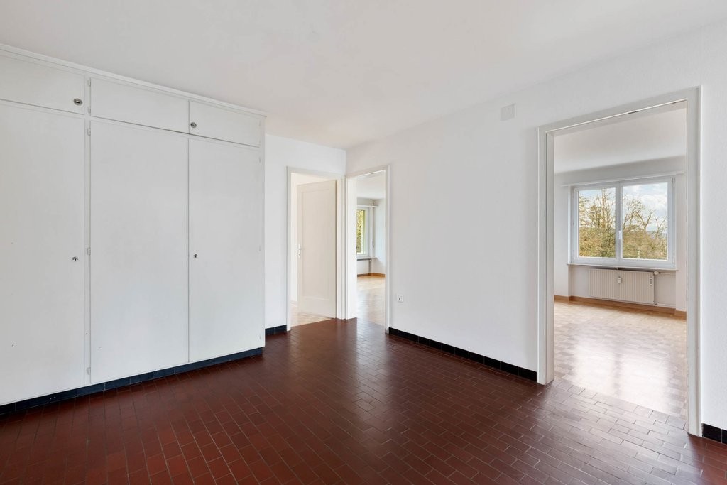 5 rooms apartment