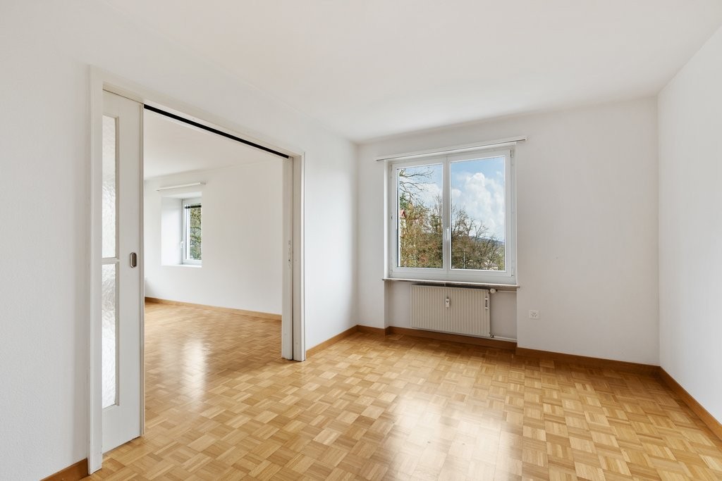 5 rooms apartment