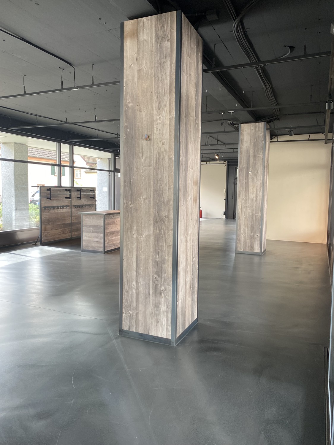 144m² commercial