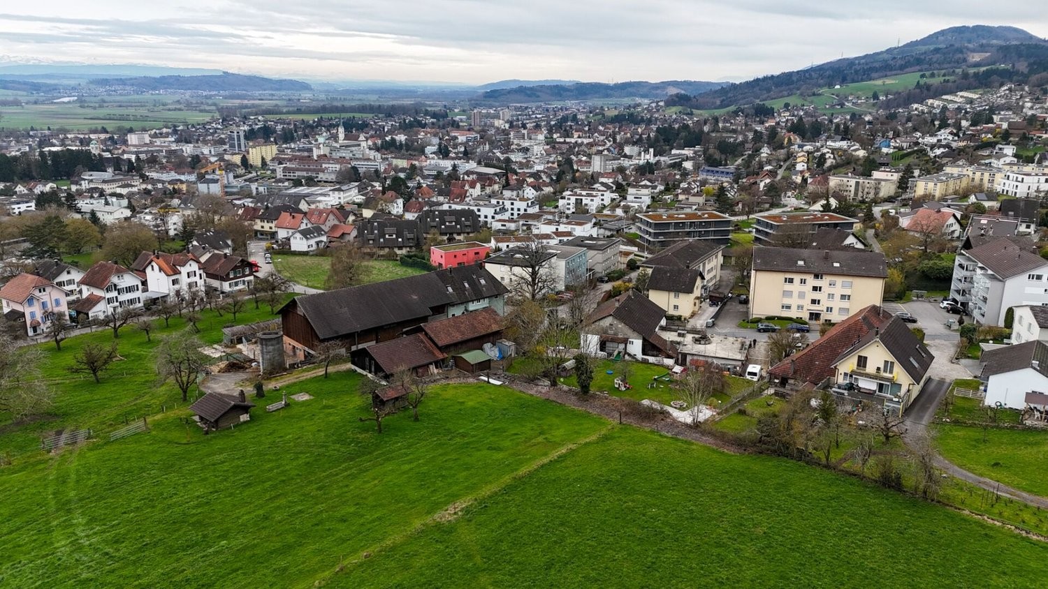 1725m² di terreno edificabile
