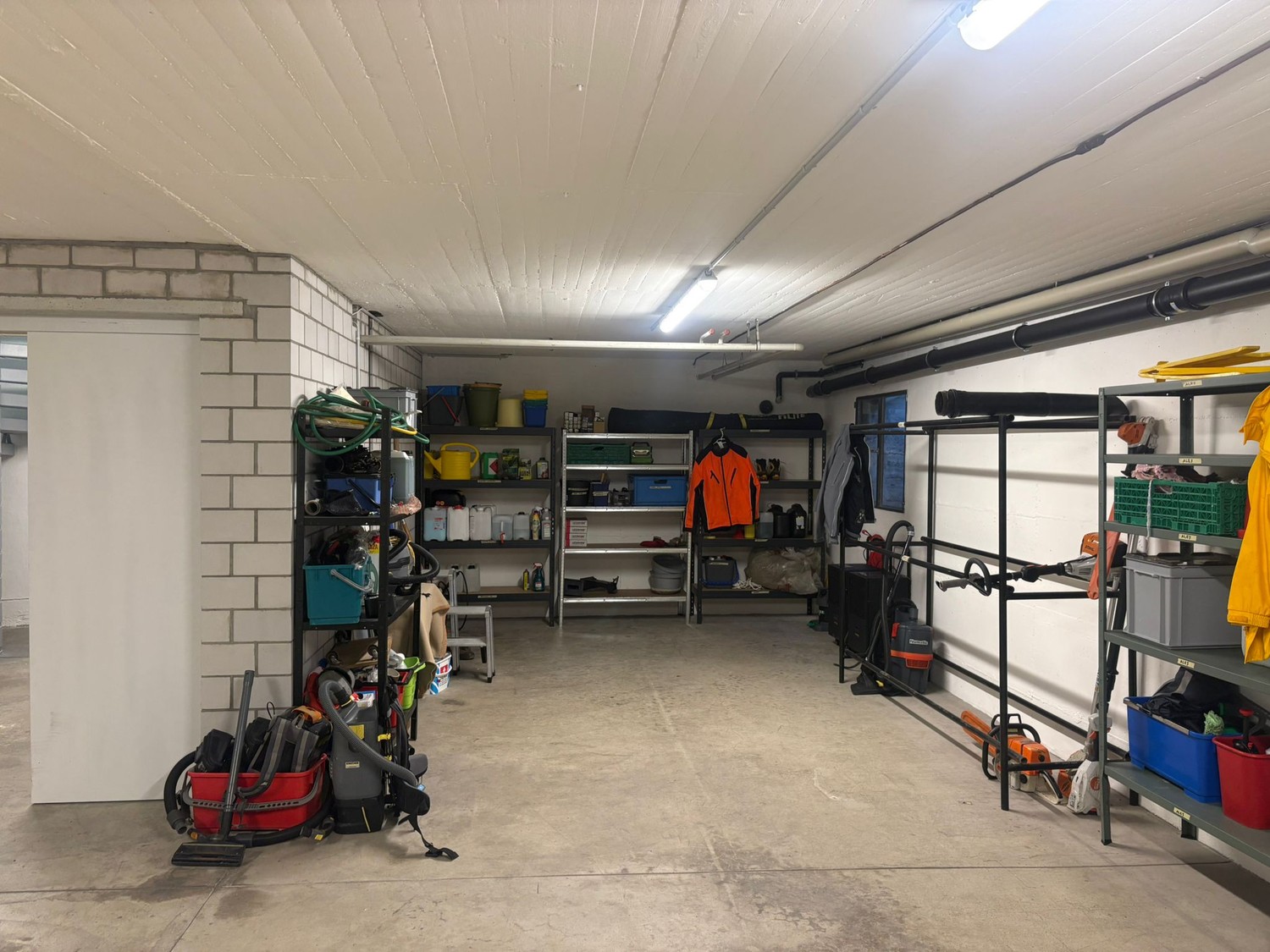 99-99m² commerciale