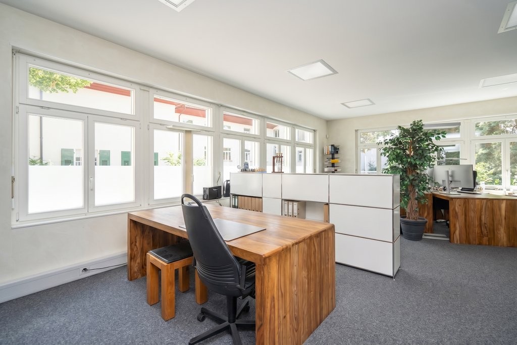 478m² office