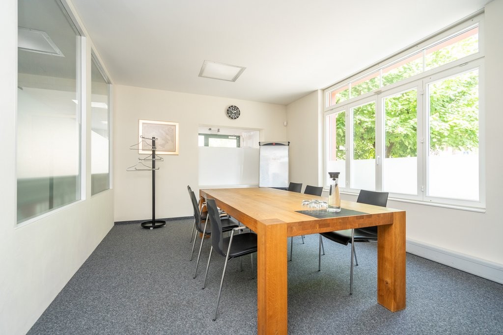 478m² office