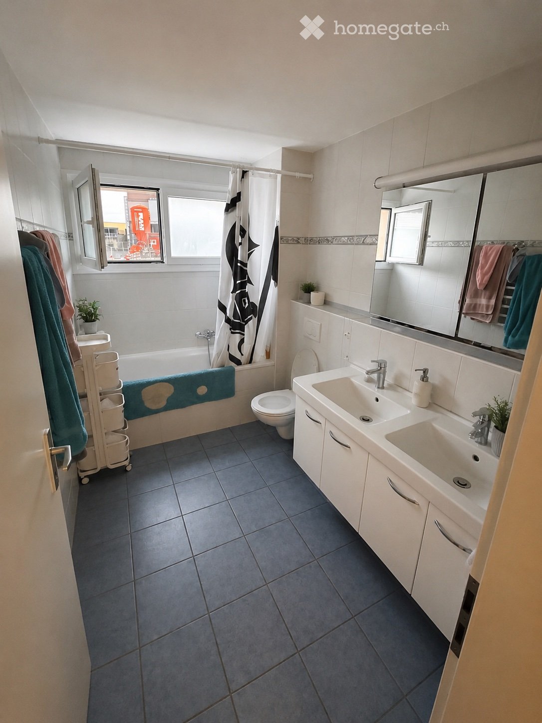 5 rooms apartment