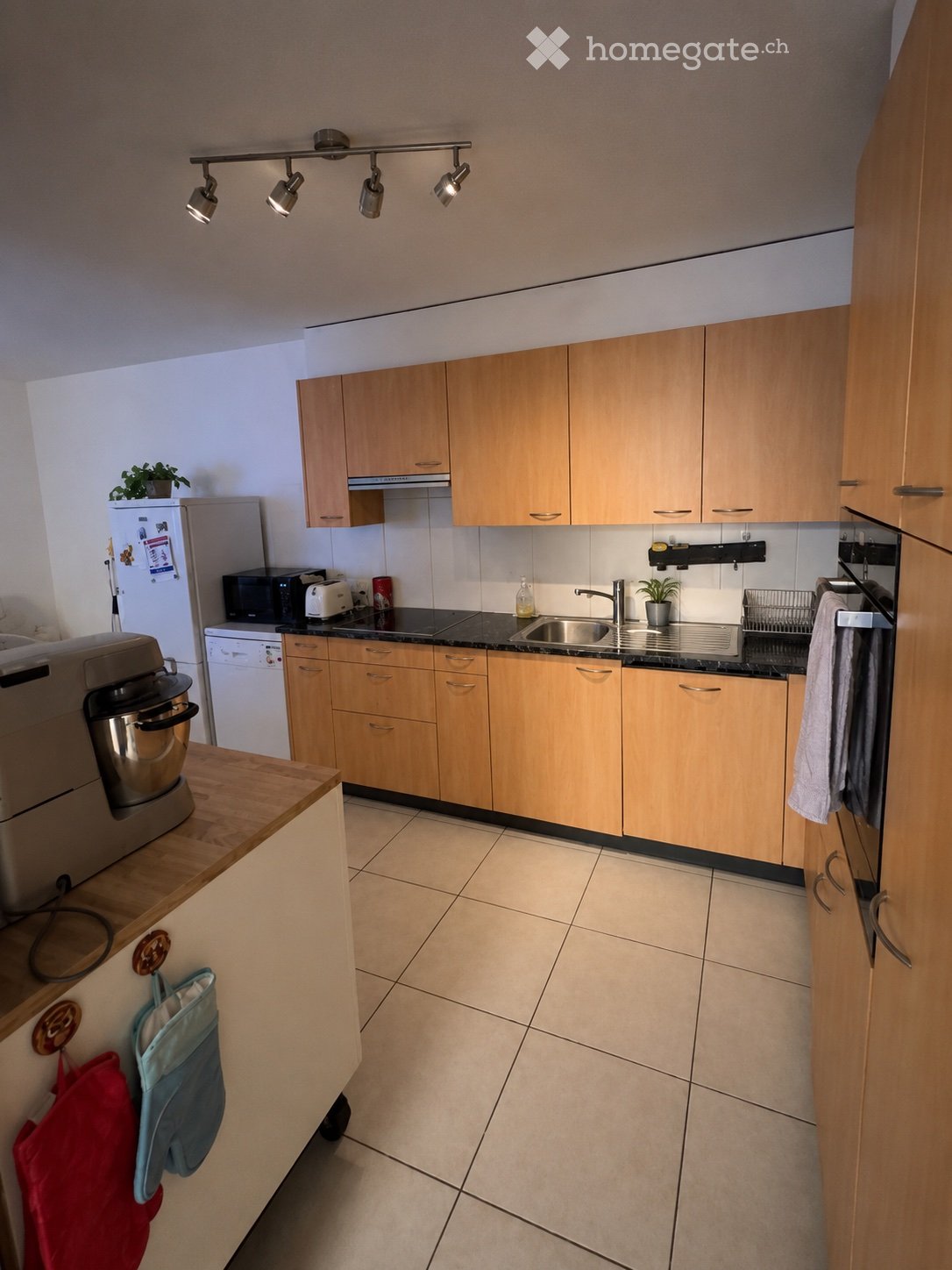 5 rooms apartment