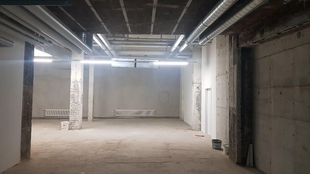 251m² commercial