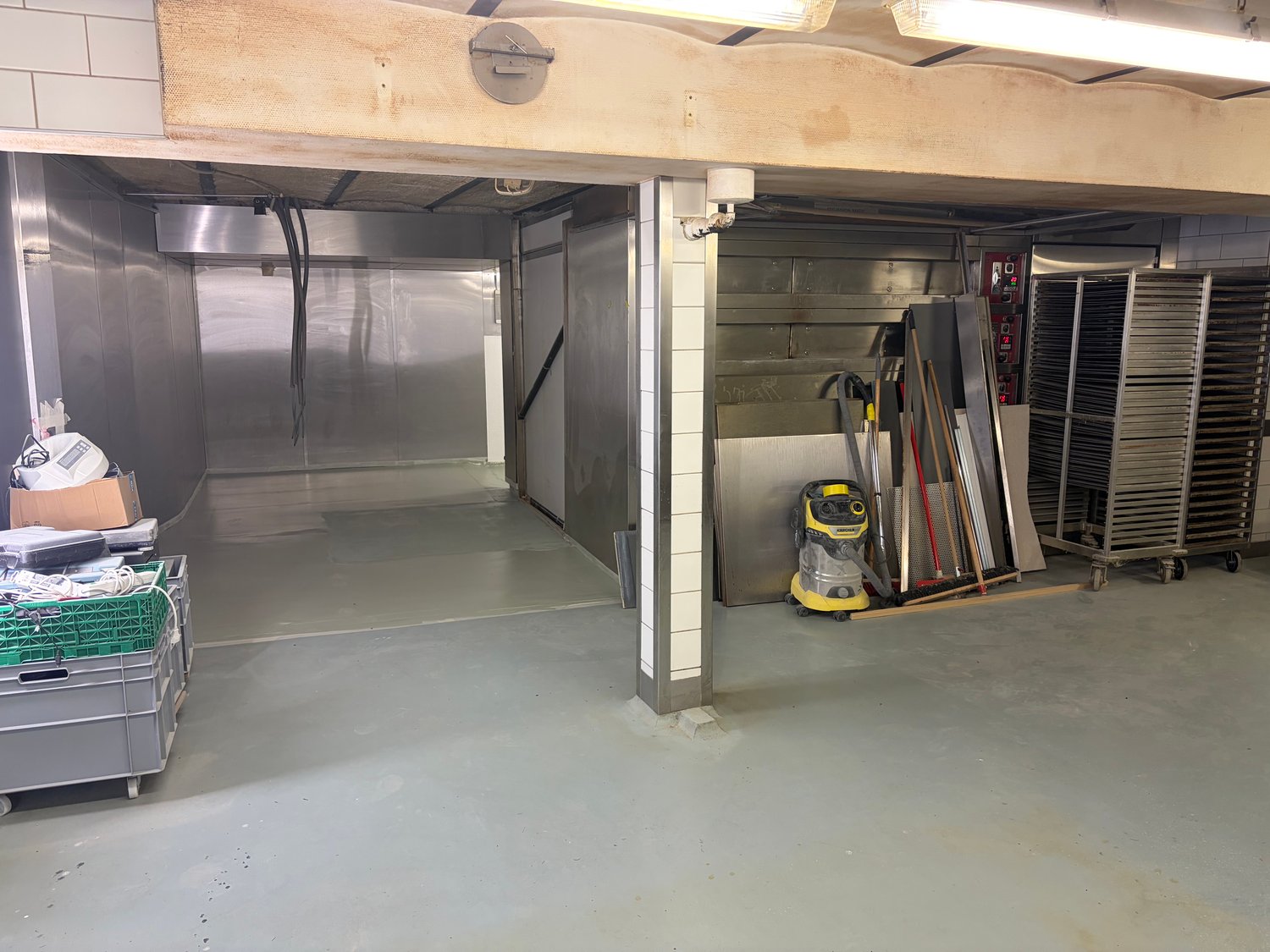 150m² commercial