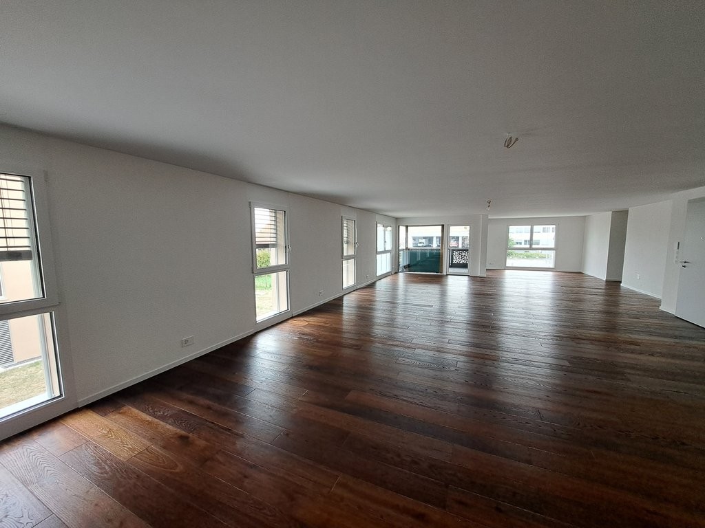 84m² office