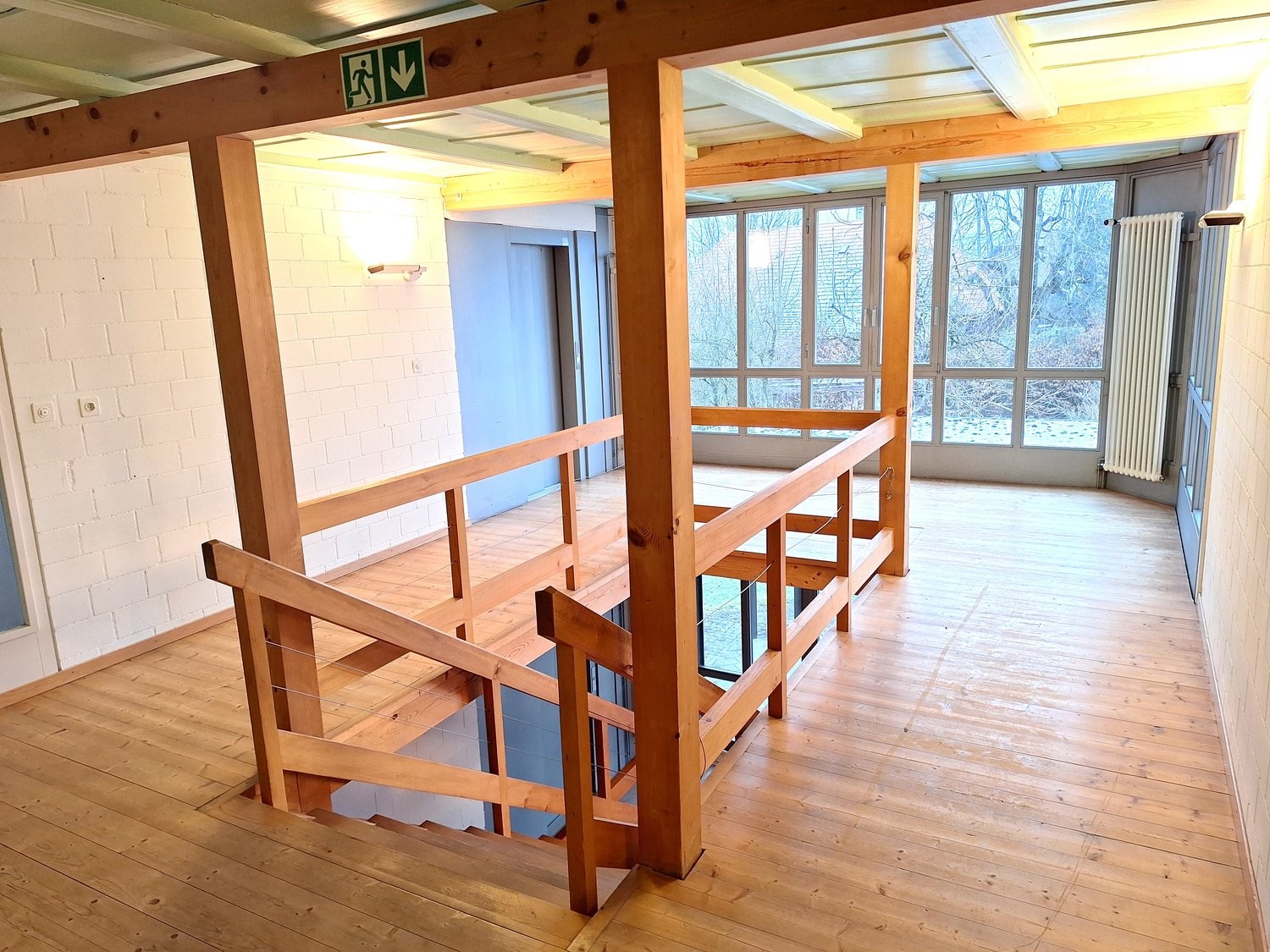 260m² office