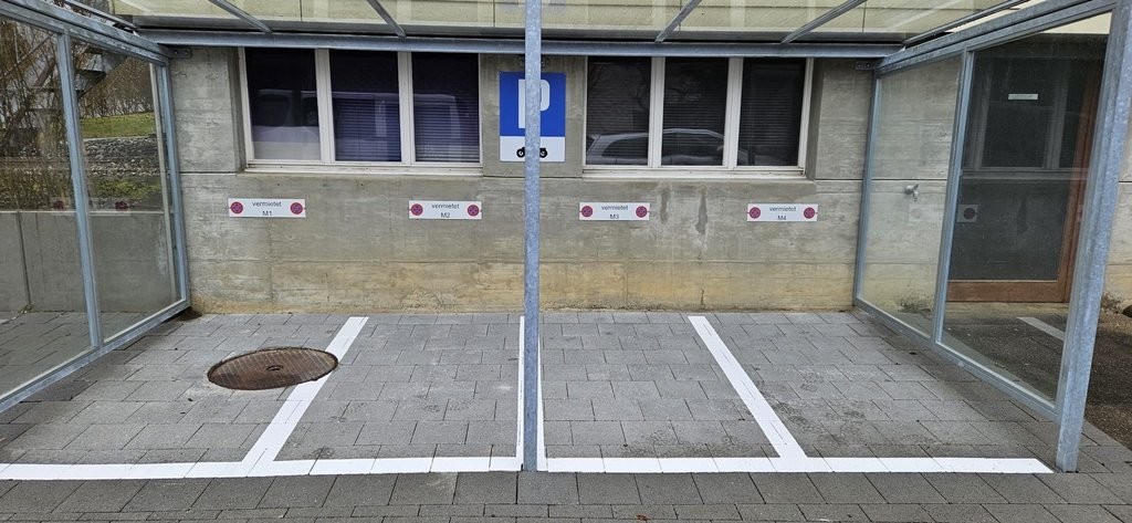 Posti auto coperti per biciclette