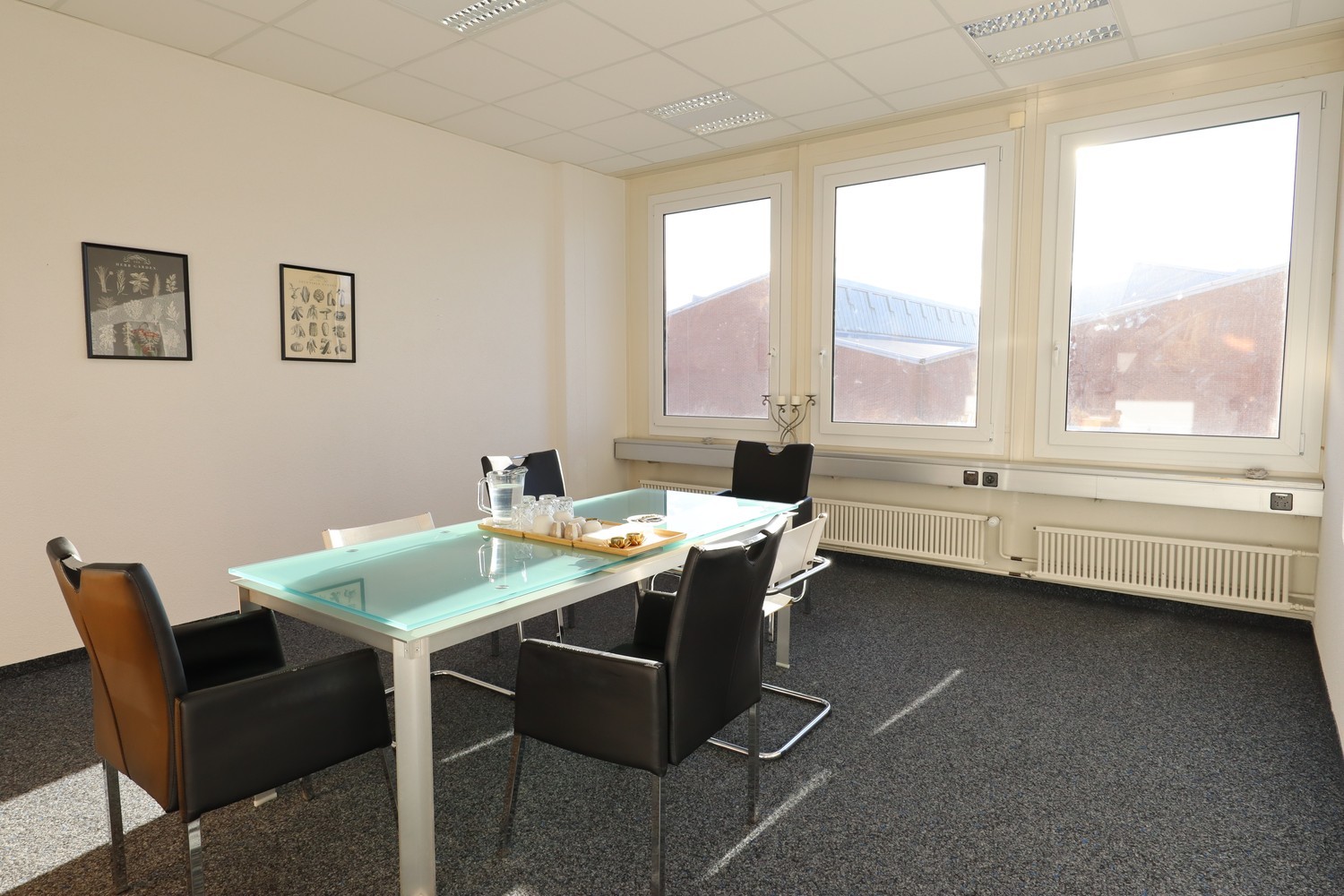 82m² office
