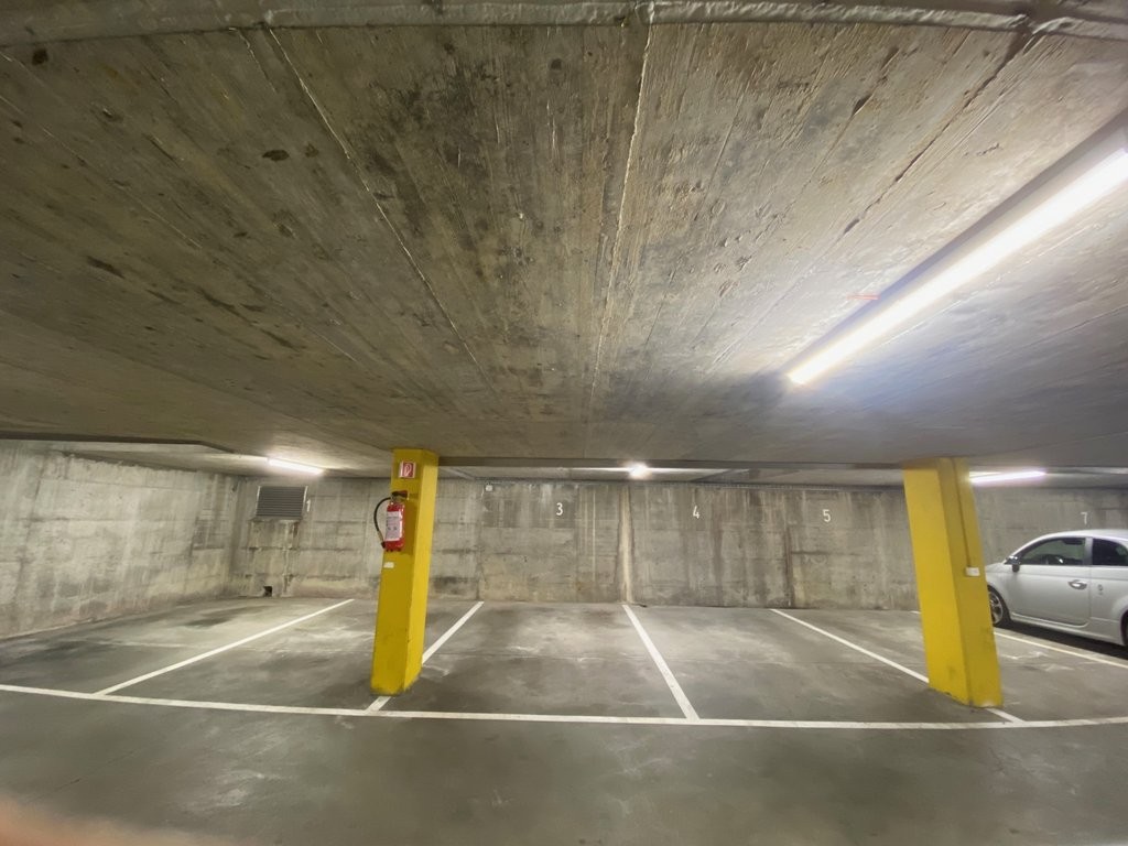 Place de parc souterrain