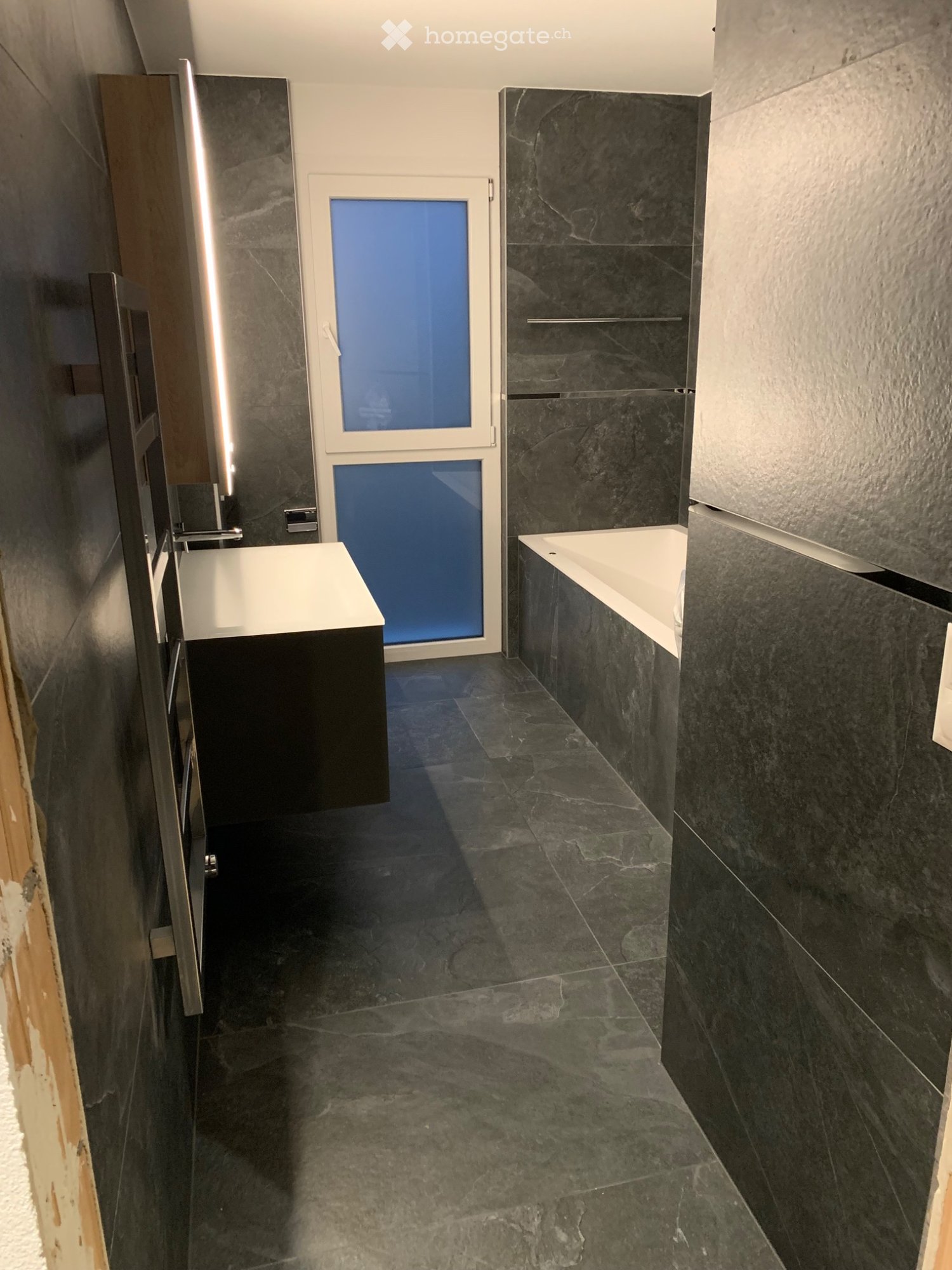 5 rooms apartment