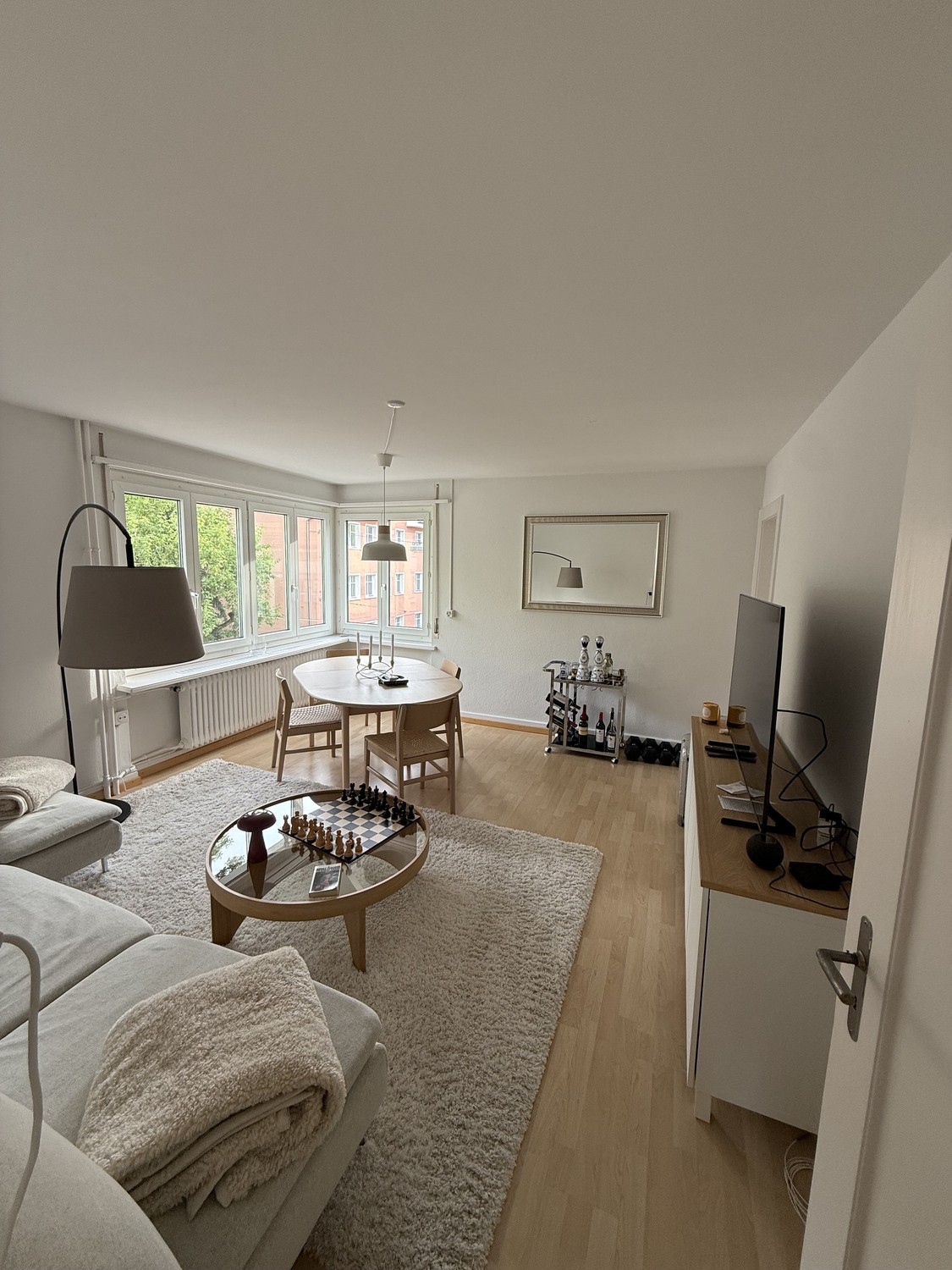 5 rooms apartment
