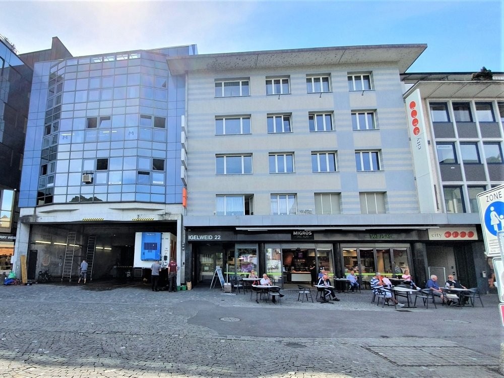 91m² office
