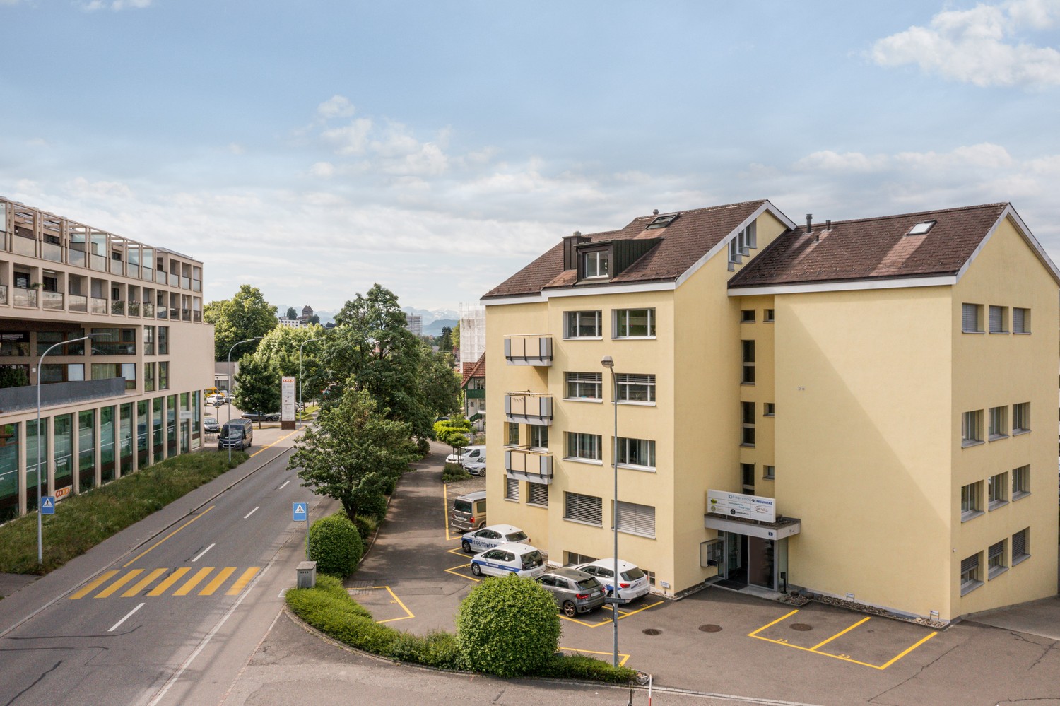 80m² office