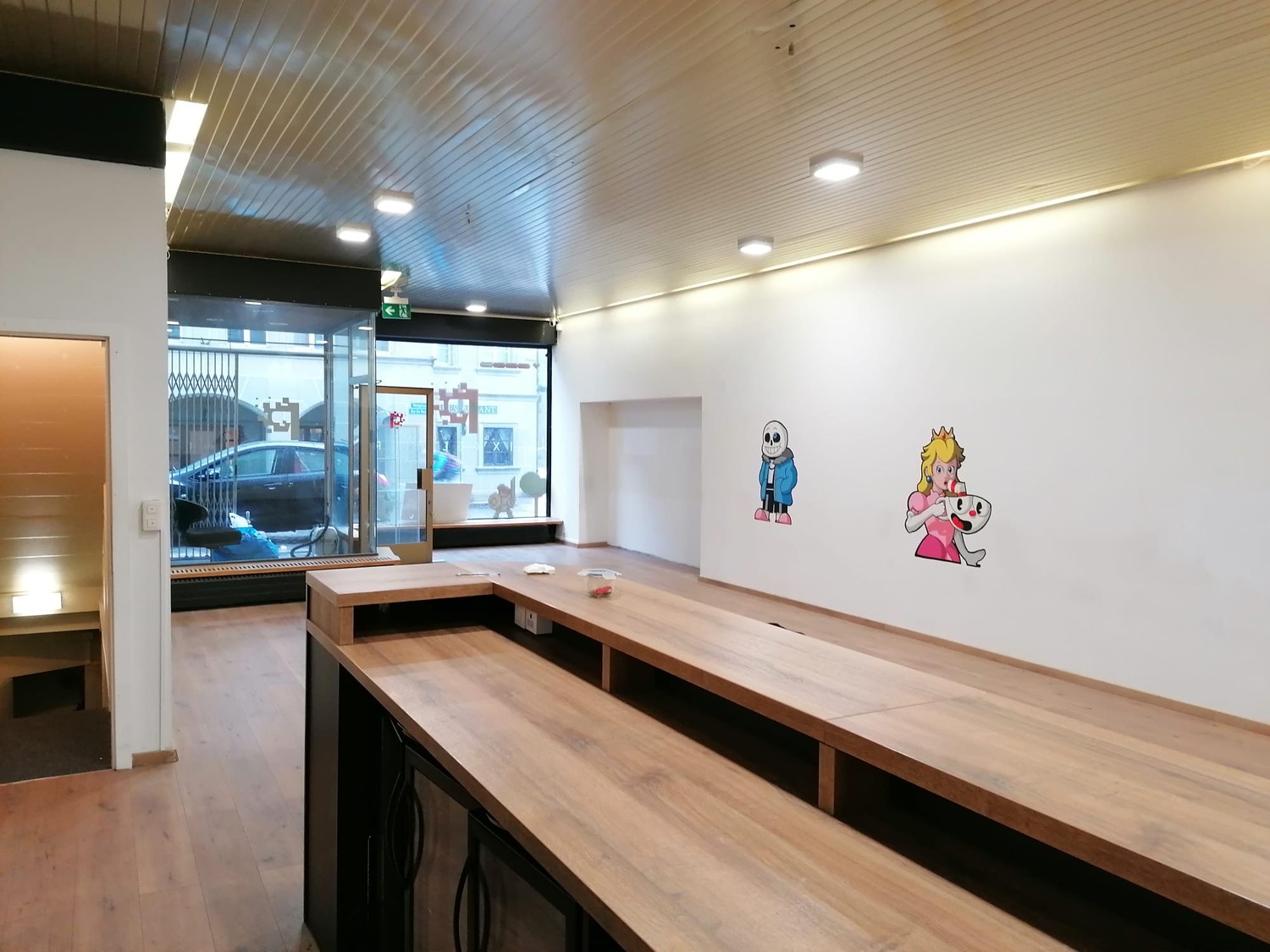 200m² commercial