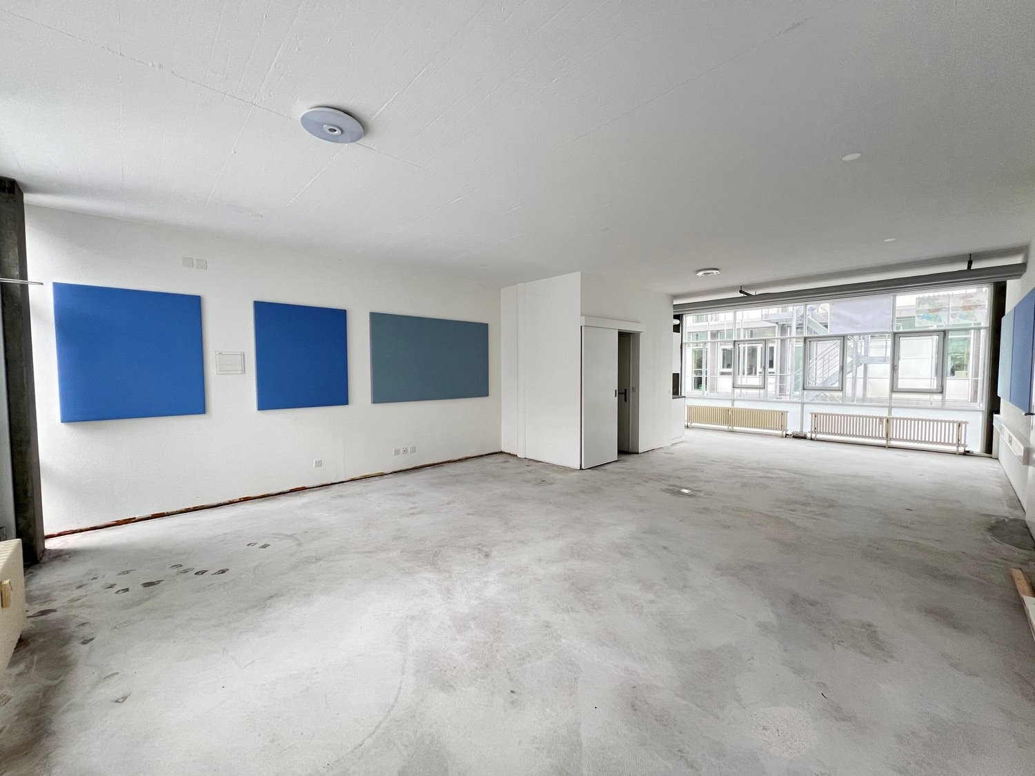61m² office
