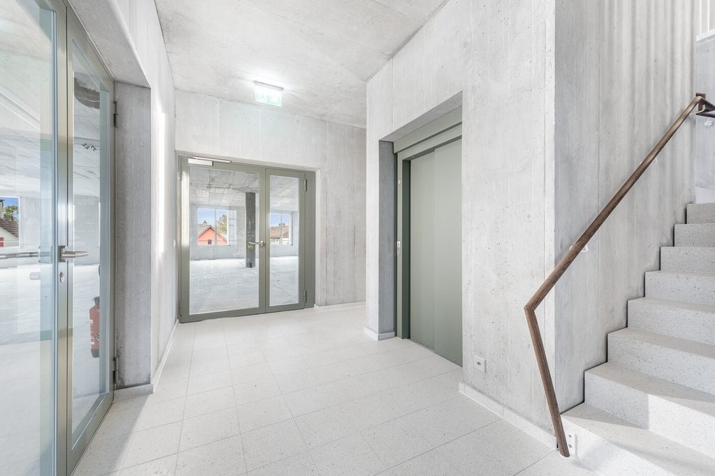 181m² office
