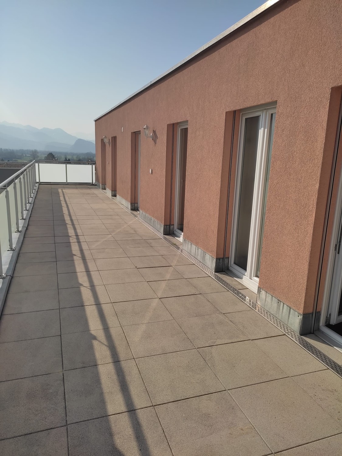 10 rooms single house