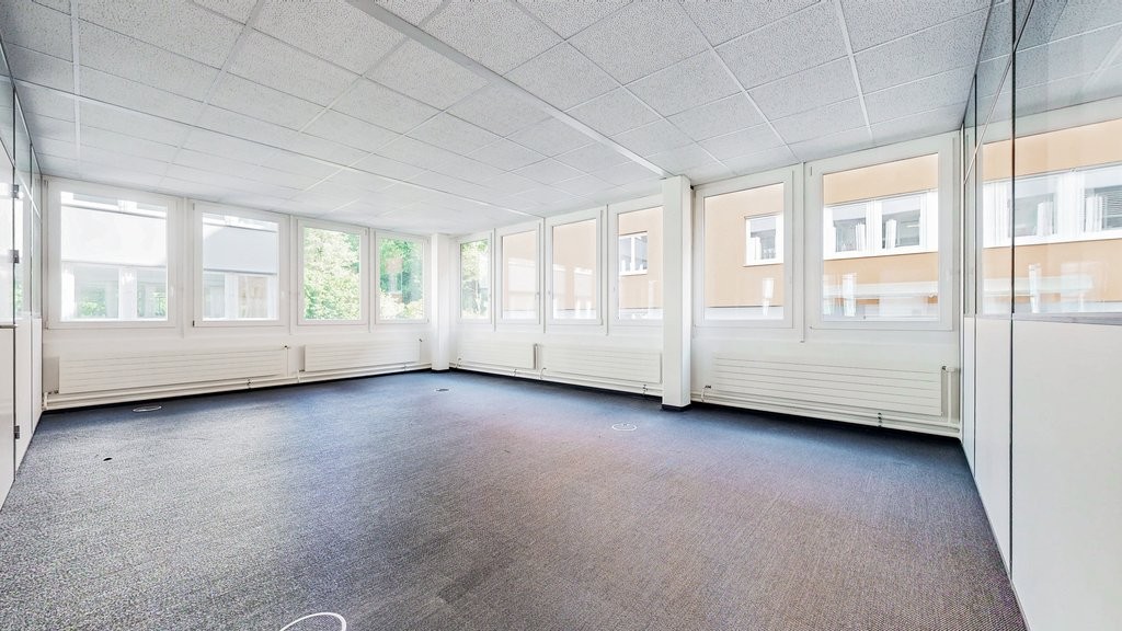 220m² office