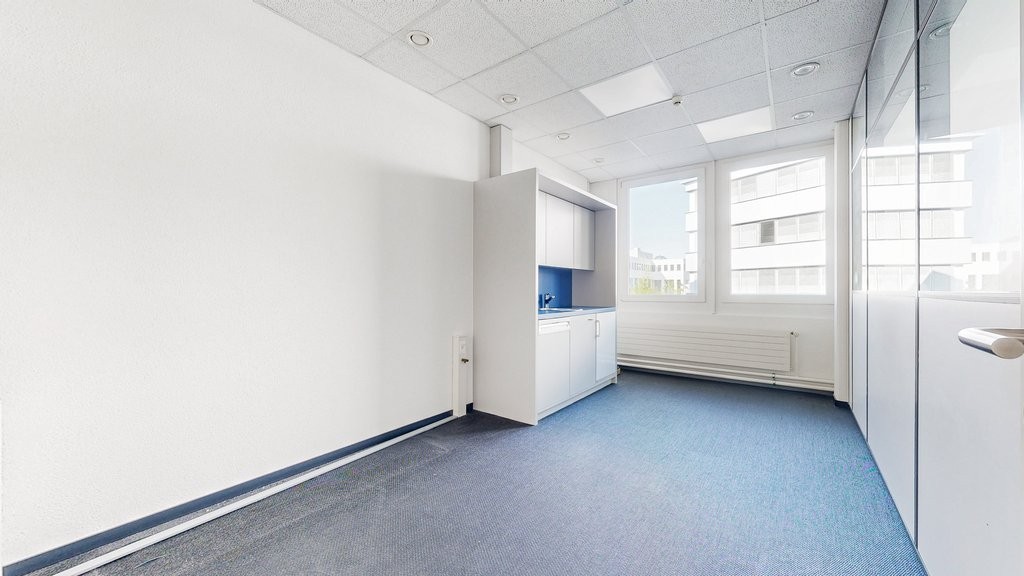 220m² office