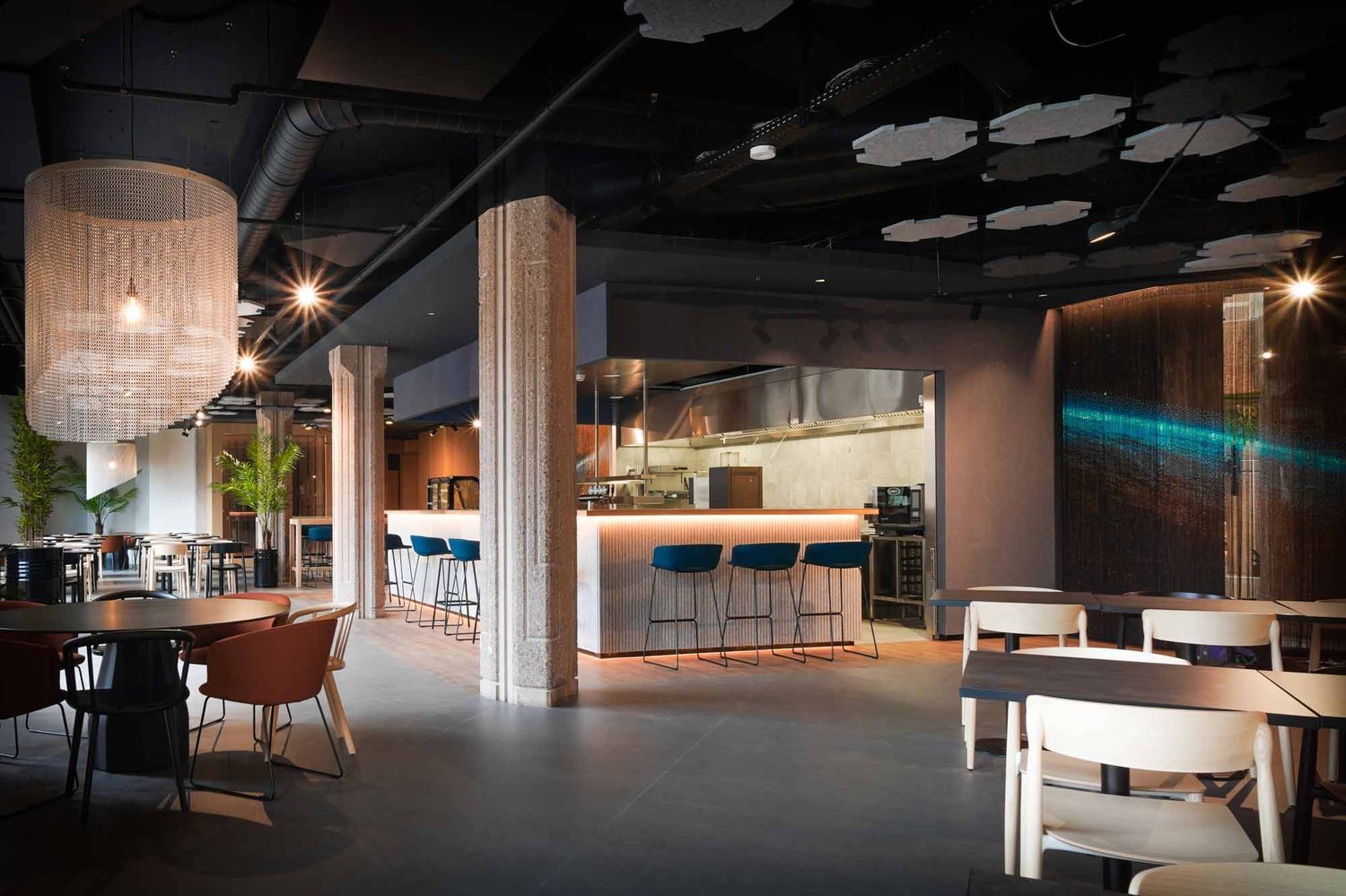 600m² office