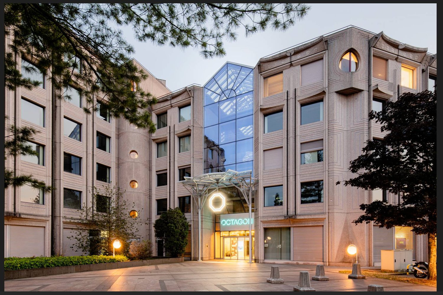 600m² office