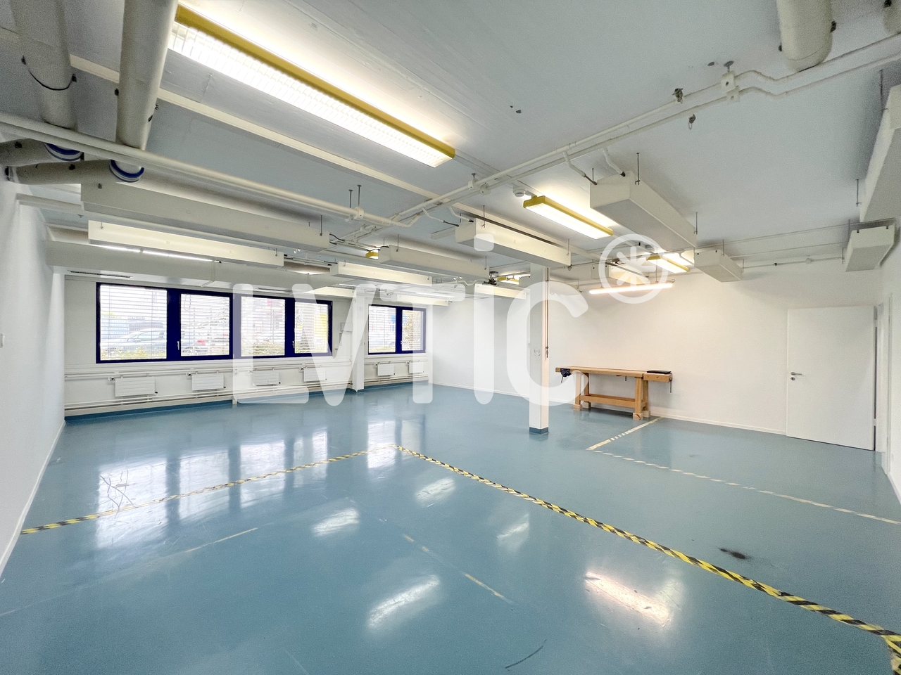 5485m² industrial object