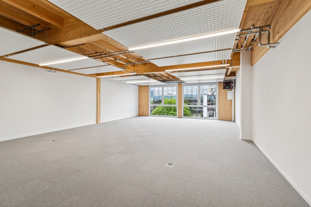 84m² office