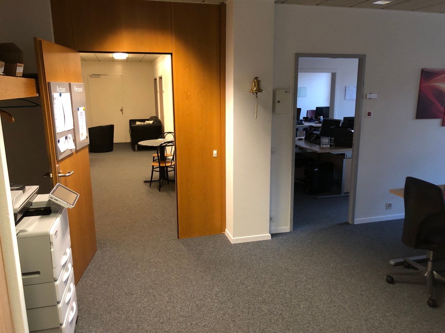 220m² office