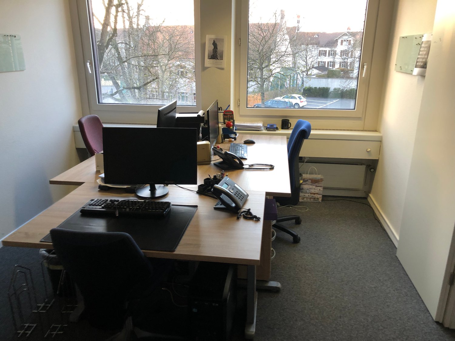 220m² office