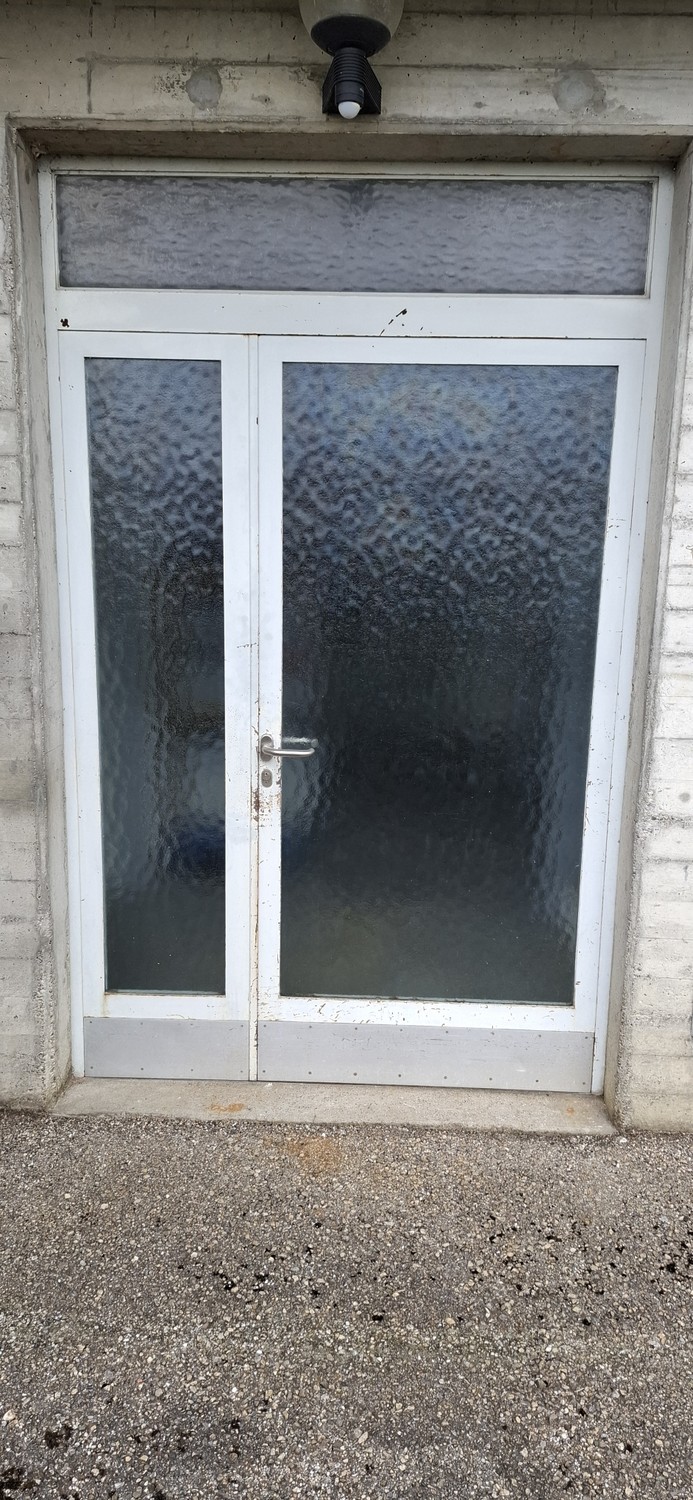 60-60m² commerciale