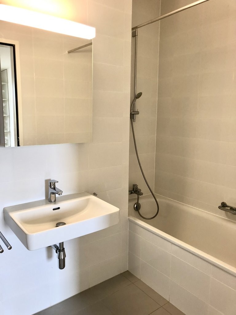 5 rooms apartment
