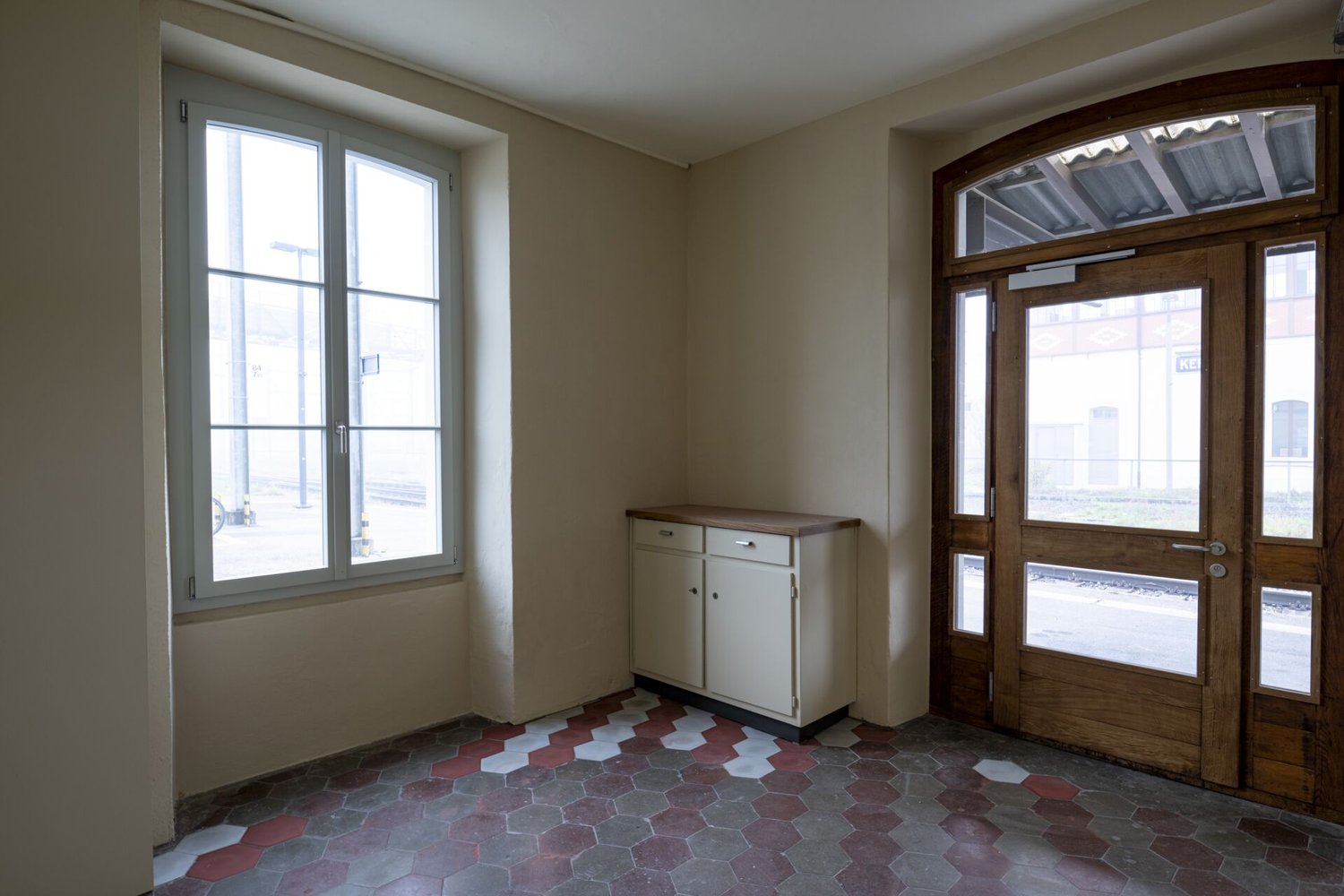 110m² office