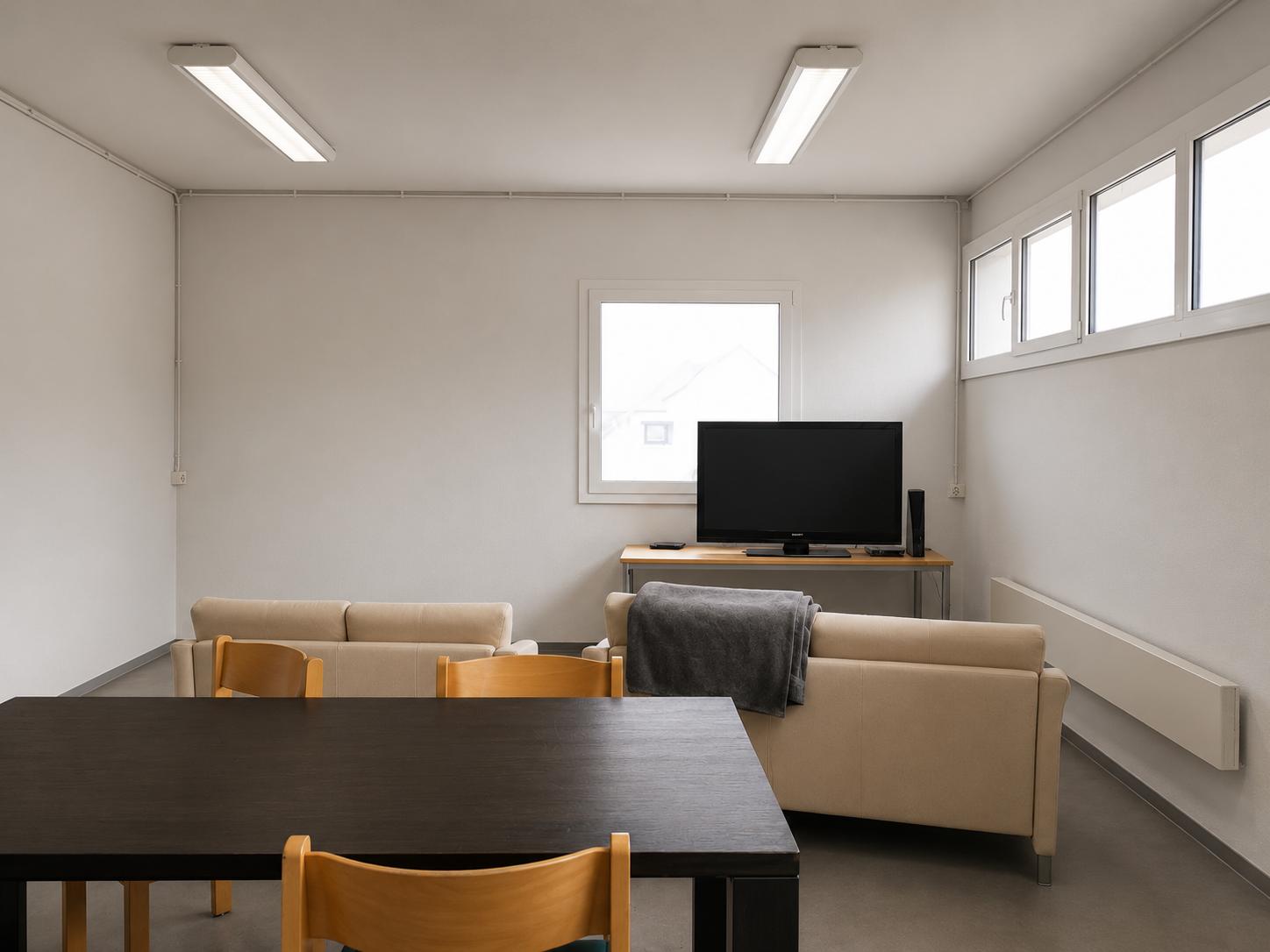 760m² commercial