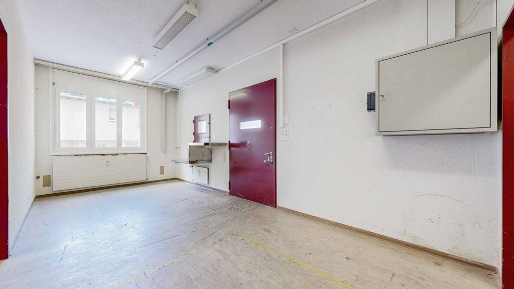 117m² commercial