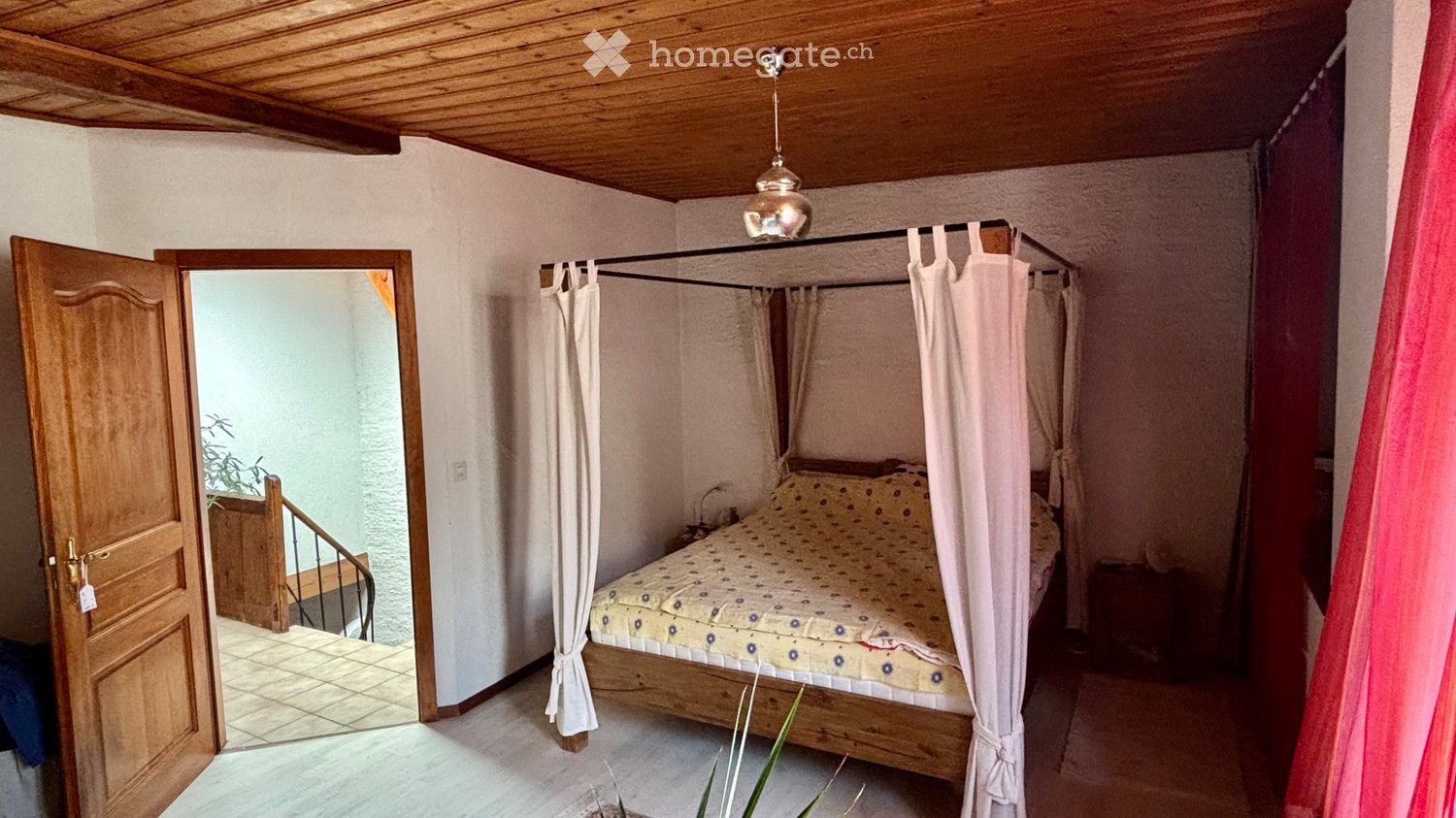 5 rooms apartment
