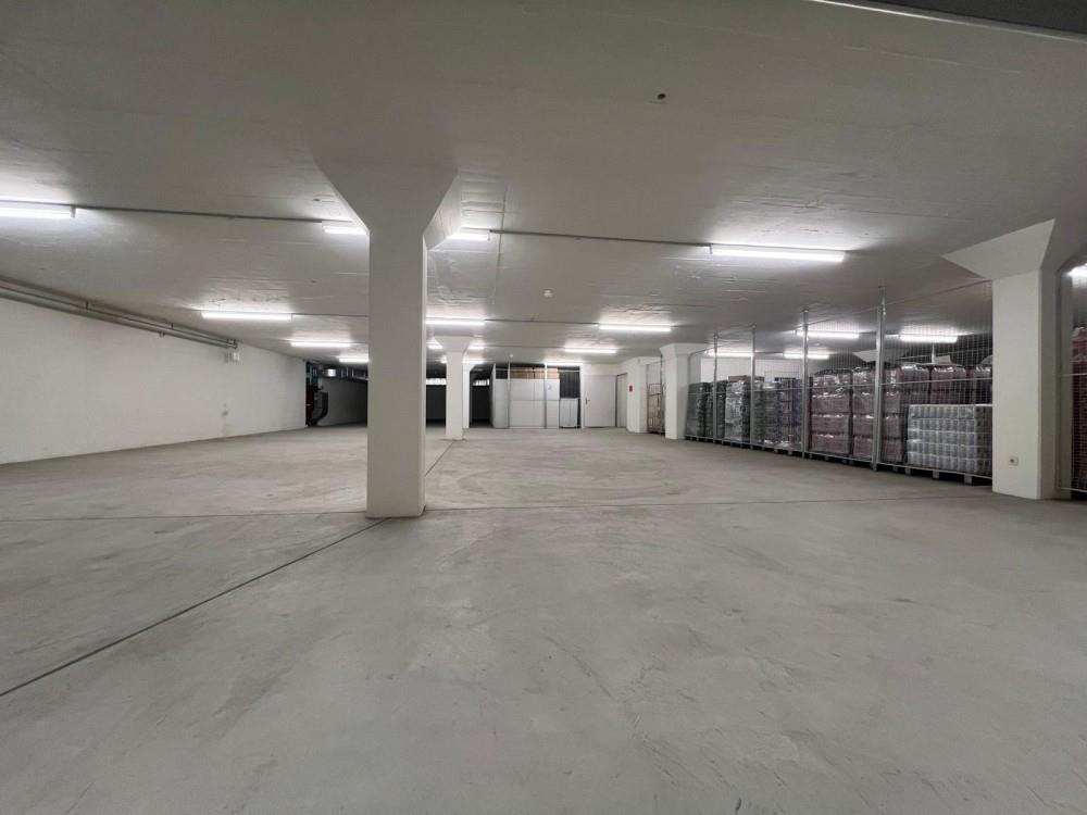 Local de stockage de 400m²