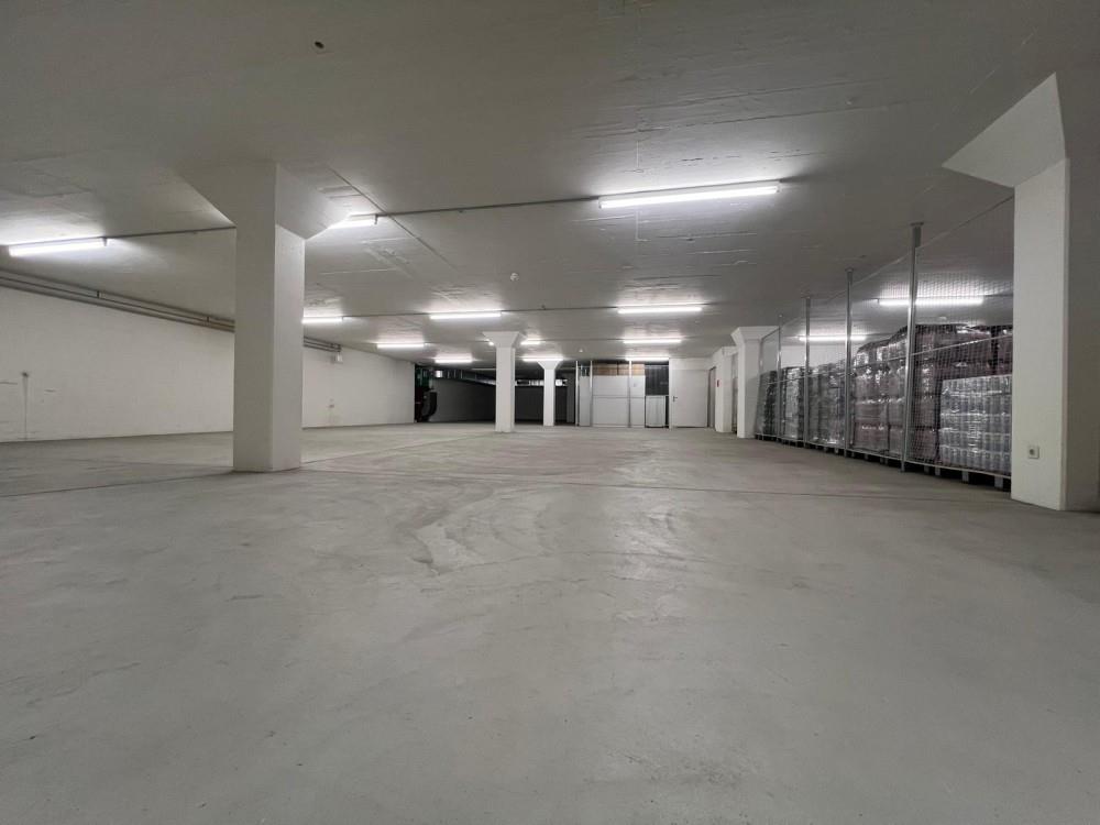Local de stockage de 400m²