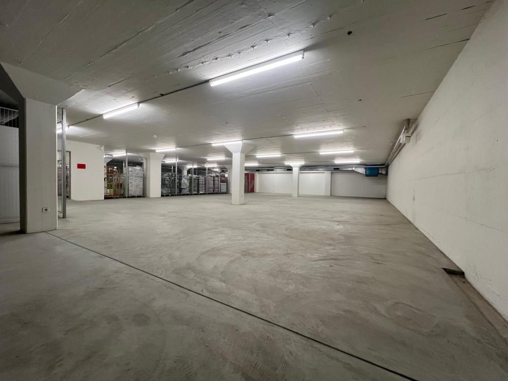 Local de stockage de 400m²