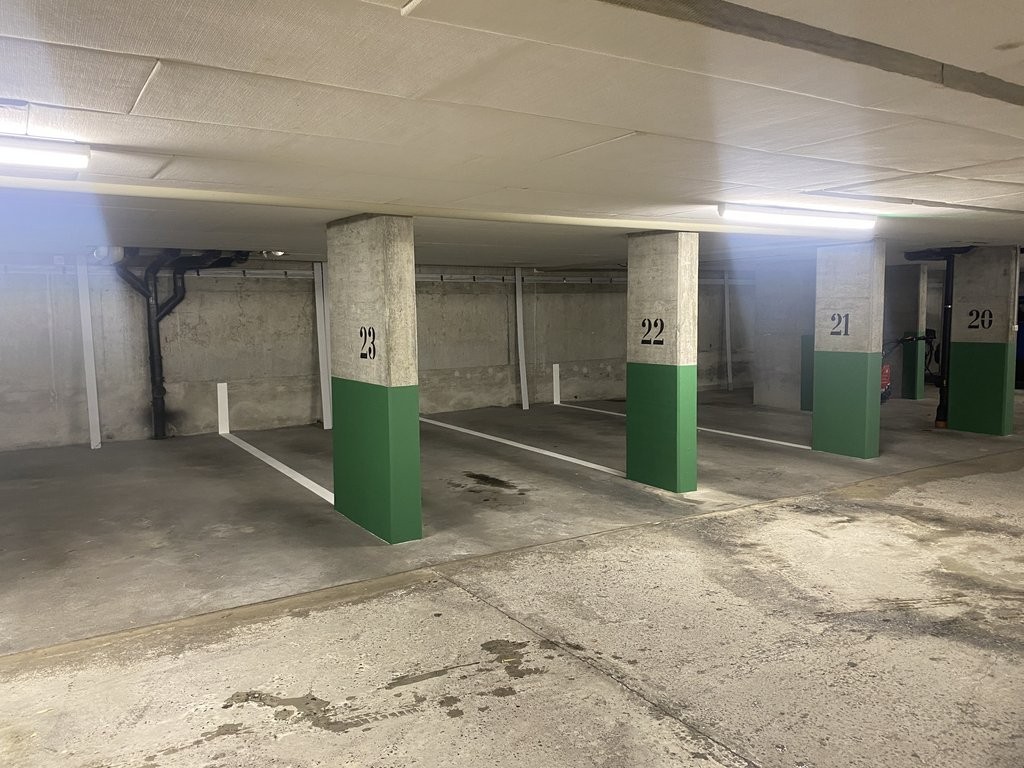 Underground slot