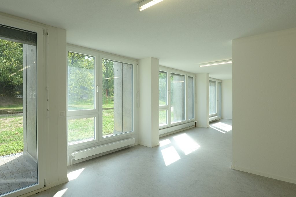 106m² commercial