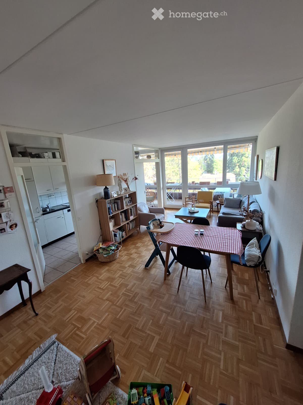 5 rooms apartment