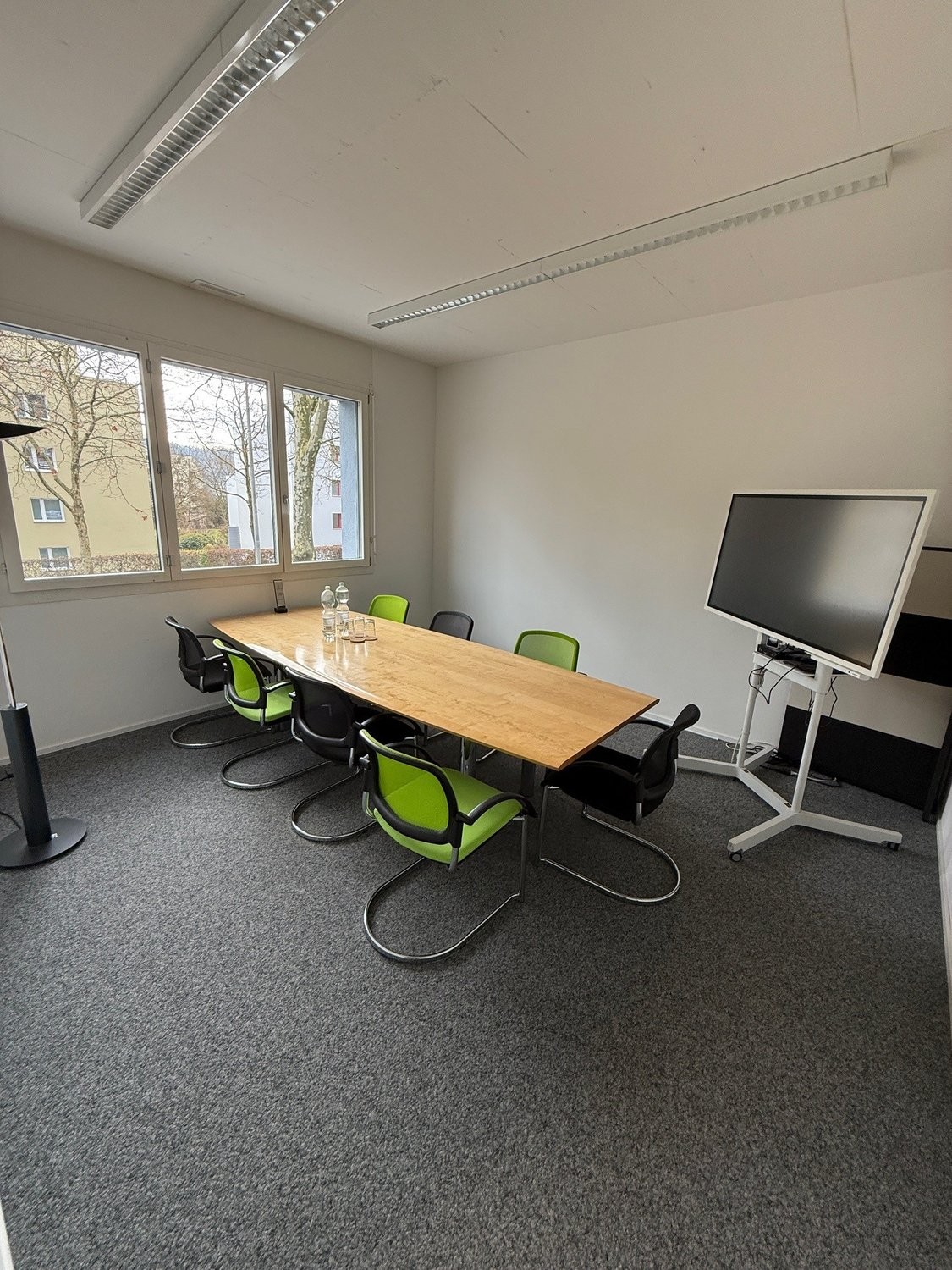 171m² office